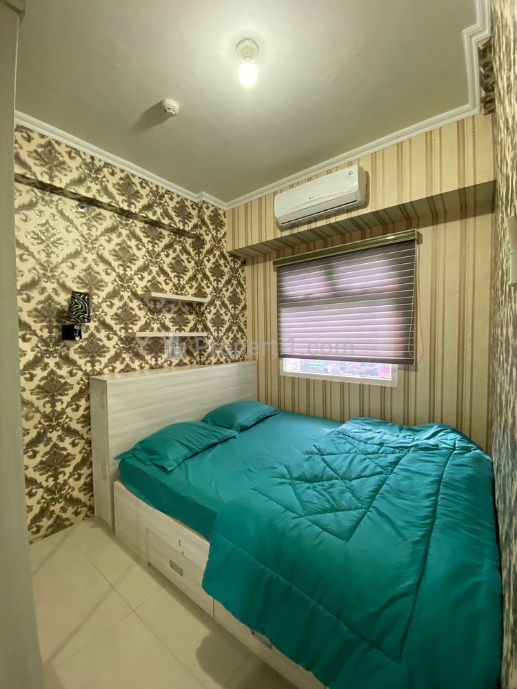 Disewakan Tahunan Apartment The Green Pramuka City Tower Scarlet - 2 BR Furnished