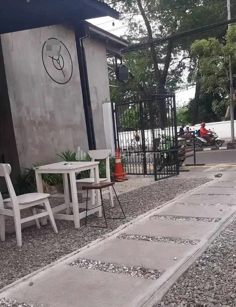 Jual Bekas Gudang dan Cafe di Jatinegara Kaum Jakarta Timur - Luas Tanah 700 m2