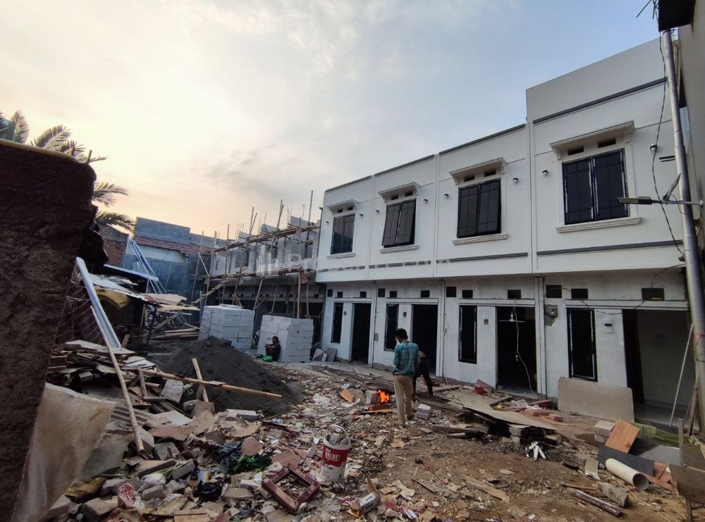 Dijual Rumah Model Kontrakan 2 Lantai di Kampung Tengah Kramatjati Jakarta Timur
