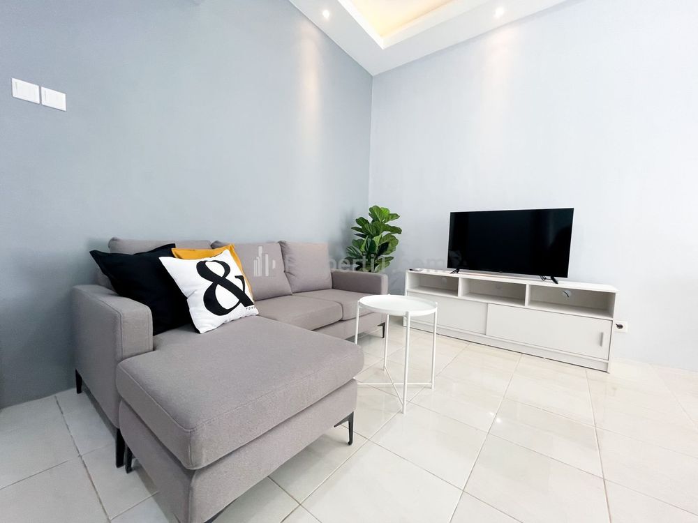 Sewa Apartemen Sudirman Park - 2 BR Full Furnished, New Renovated Unit, Dekat Citywalk Sudirman