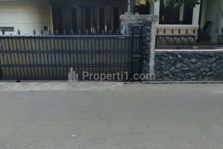 Rumah Dijual Dekat Aneka Buana Cirendeu Tangerang Selatan - Luas Tanah 250 m2