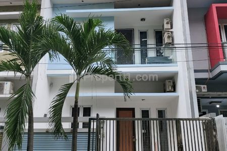 Dijual Rumah 3 Lantai Minimalis di Perumahan Citra Garden 5 Kalideres Jakarta Barat