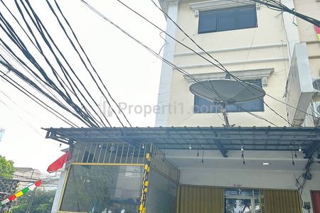 Rumah Dijual di Perumahan Taman Ratu Indah Jakarta Barat Dekat Wang Plaza, Universitas Esa Unggul, Mall Taman Anggrek, Central Park, Indosiar