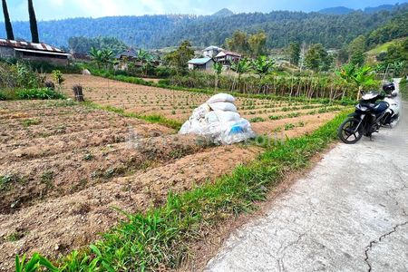 Dijual Tanah 175 Juta di Utara Telaga Madirda Kemuning, Ngargoyoso, Karanganyar - Luas 215 m2