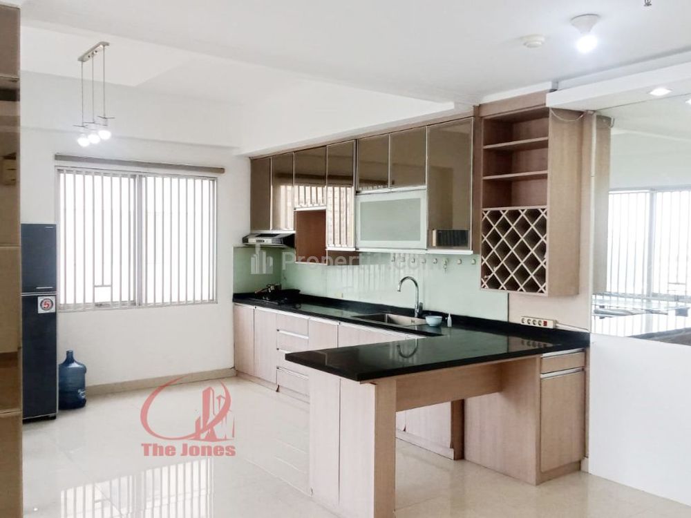 Apartemen Sudirman Park Disewakan Type 3+1 BR Full Furnished, dekat LSPR, Le Meridien Jakarta, Menara Batavia, Mid Plaza, dan Citywalk Sudirman