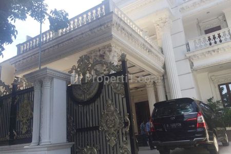 Dijual Rumah Mewah 4 Lantai di Senen Jakarta Pusat, dekat RSCM, Kampus UI Salemba, Plaza Kenari Mas, Plaza Atrium Senen, Stasiun Pasar Senen