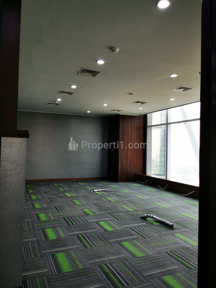 Sewa Ruang Kantor (Office Space) Bagus di Equity Tower SCBD - Luas 334 m2 Semi Furnished