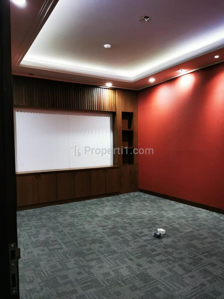 Sewa Ruang Kantor (Office Space) Bagus di Equity Tower SCBD - Luas 334 m2 Semi Furnished