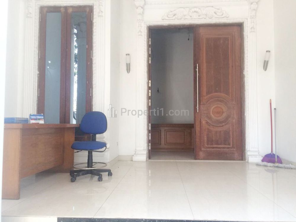 Dijual Rumah Mewah 4 Lantai di Senen Jakarta Pusat, dekat RSCM, Kampus UI Salemba, Plaza Kenari Mas, Plaza Atrium Senen, Stasiun Pasar Senen