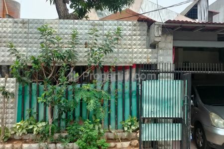 Jual Rumah 1.5 Lantai 3 Kamar di Perumahan Daan Mogot Estate Jakarta Barat