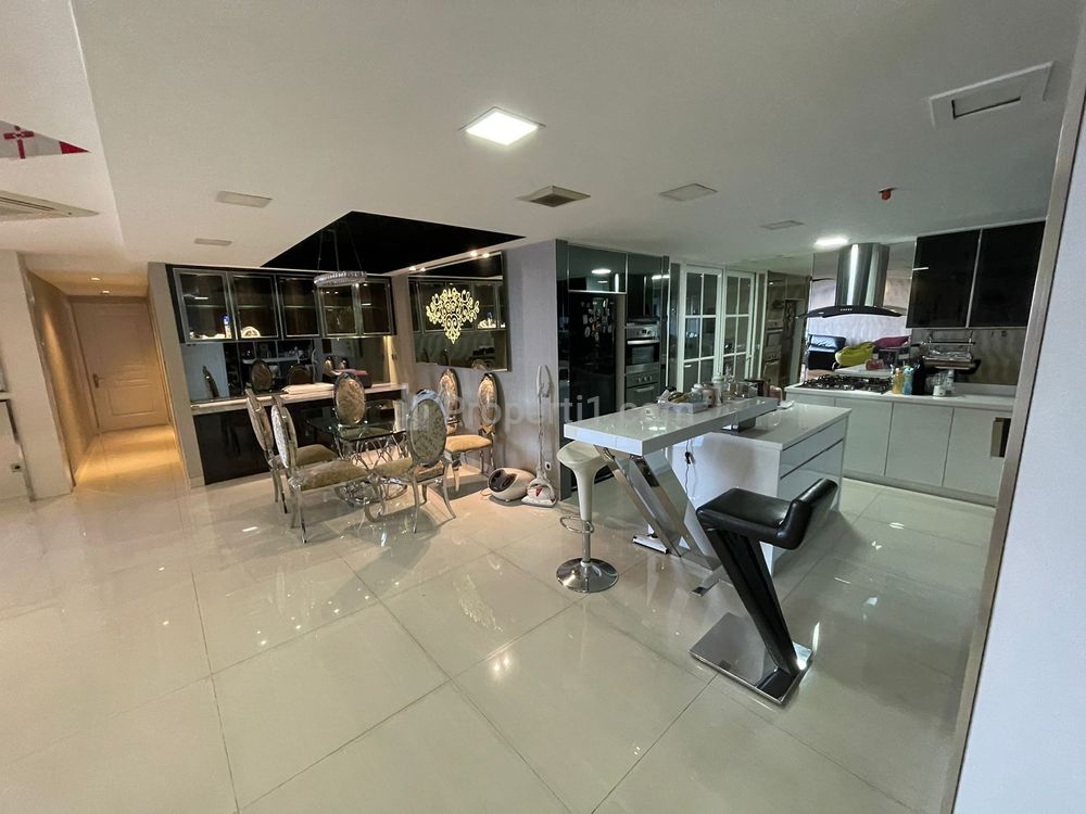 Disewakan Apartemen Taman Anggrek Condominium – 3 BR Full Furnished Luas 146 m2