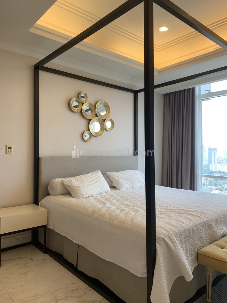Disewakan Apartemen Botanica Simprug - 2+1BR 195m2 Full Furnished