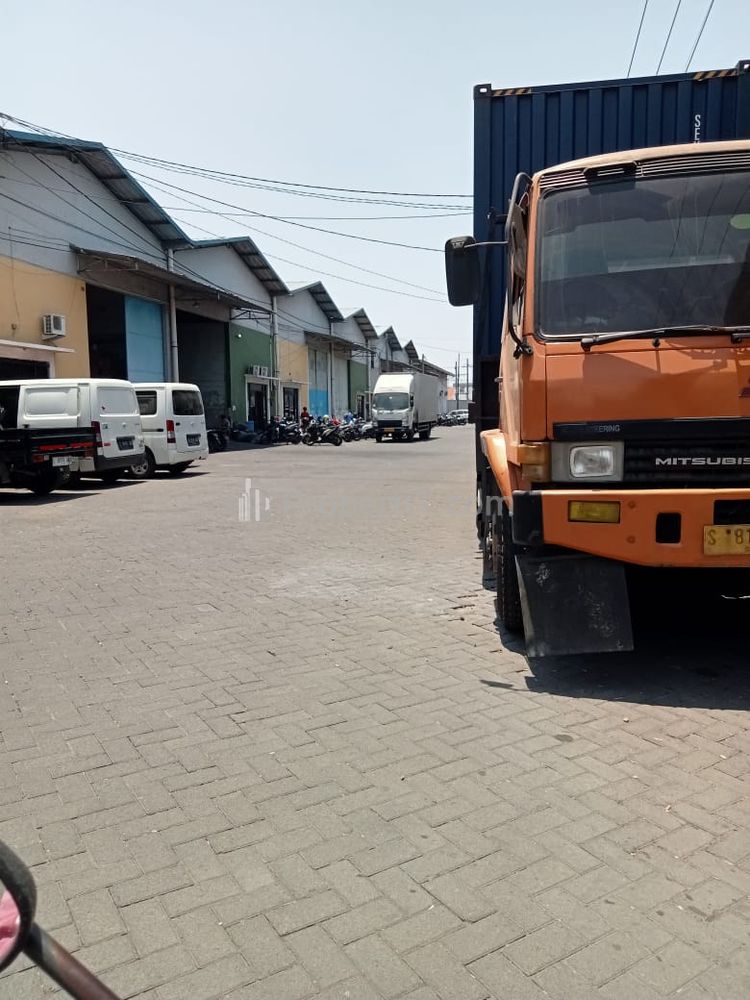Sewa Gudang Siap Pakai Usaha di Pergudangan 88 Juanda, Pabean, Sedati, Kabupaten Sidoarjo
