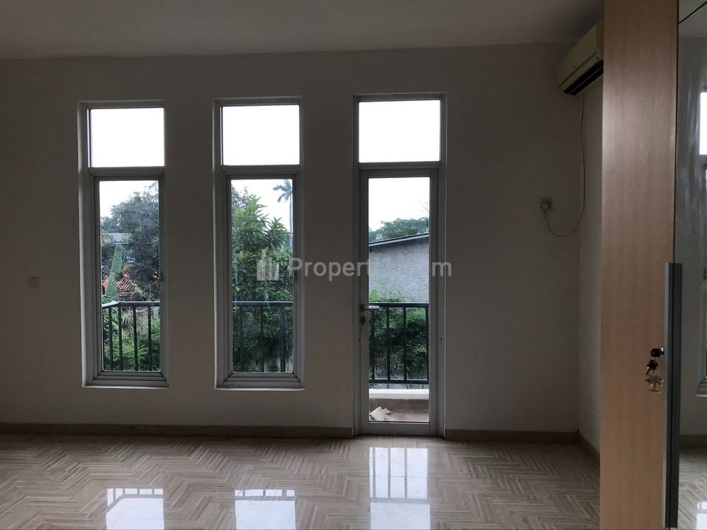 Dijual Rumah Asri dan Sejuk di Cluster Lavender Gading Serpong Tangerang - Hadap Selatan