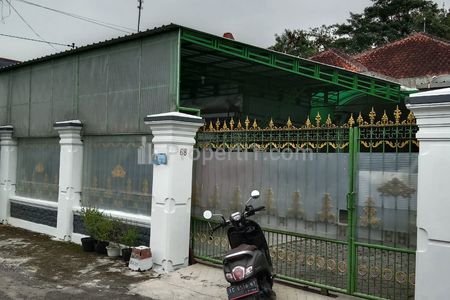 Tampak depan