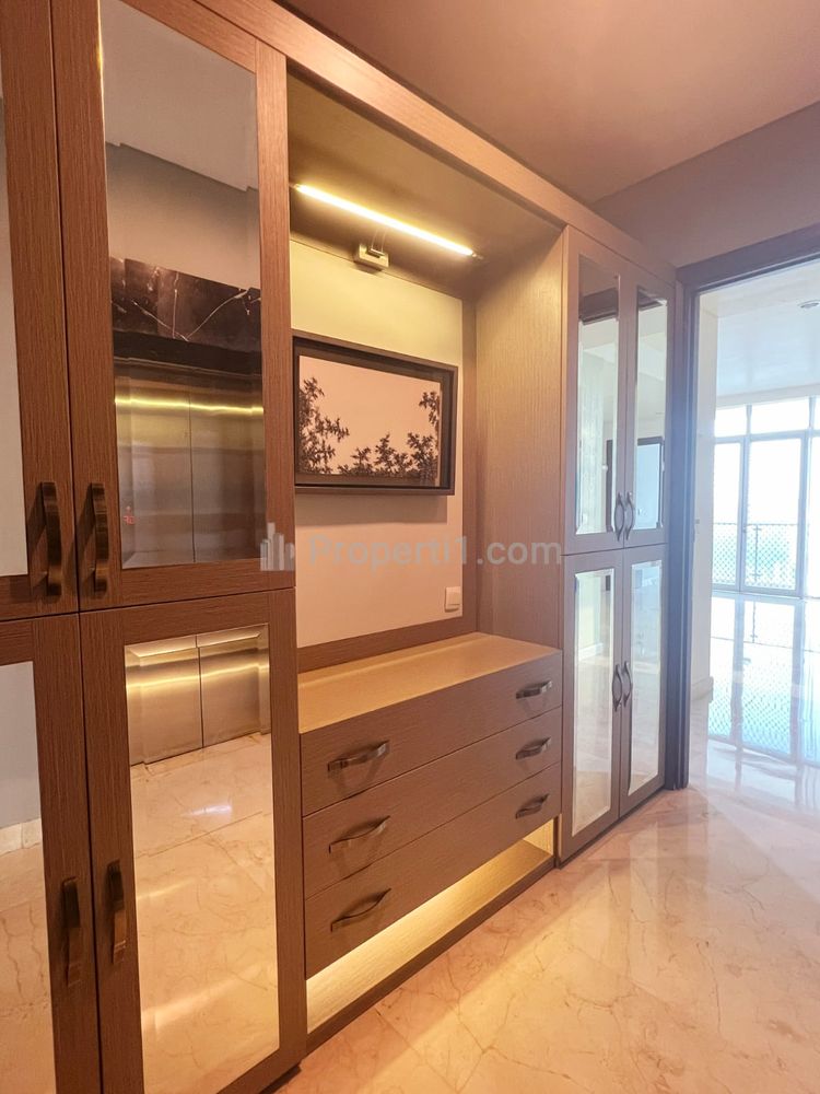 For Rent Apartment Essence Darmawangsa Tower East 3BR Furnished