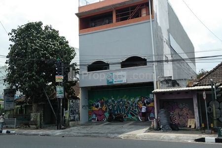 Disewakan Rumah Kost Exclusive 3 Lantai di Gedongkuning Kotagede Yogyakarta, Dekat Pusat Kota, Kampus, JEC, Gembiraloka, Lokasi Strategis