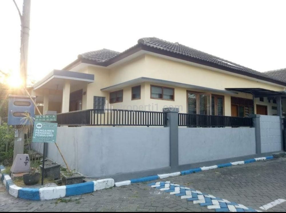 Tampak samping