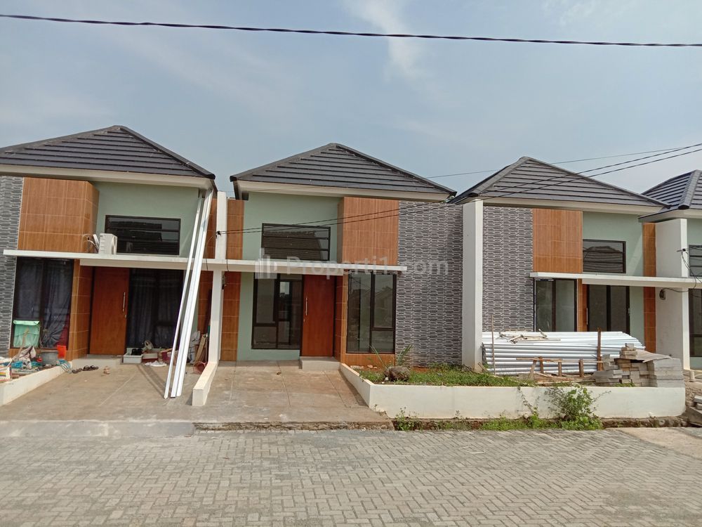 Rumah yang di tengah