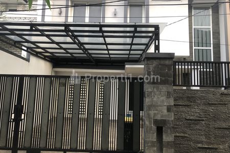 Disewakan Rumah di Jalan Praja Kebayoran Lama Jakarta Selatan, dekat Mall Gandaria City dan Arteri Pondok Indah