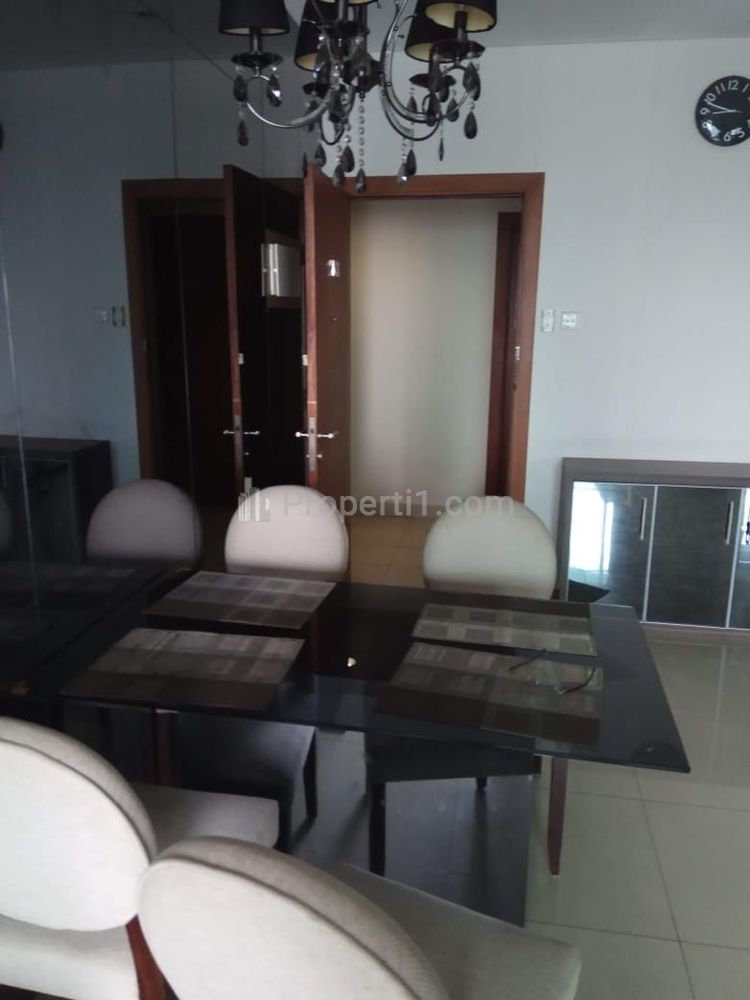 Disewakan Apartemen Thamrin Residence di Jakarta Pusat - 3 BR Full Furnished