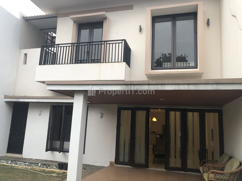 Disewakan Rumah di Jalan Praja Kebayoran Lama Jakarta Selatan - Dekat Gandaria City