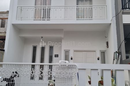 Dijual Rumah Bagus 3 Lantai di Perumahan Sunter Indah Jakarta Utara, dekat ke MOI dan Mall Artha Gading