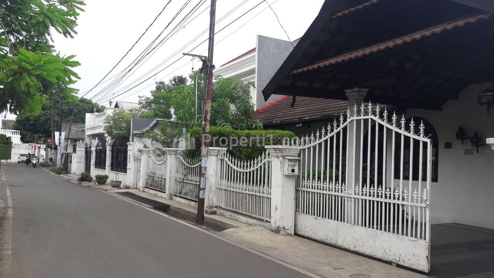 Jual Cepat Rumah Strategis dan Asri di Cireundeu, Ciputat Timur, Tangerang Selatan