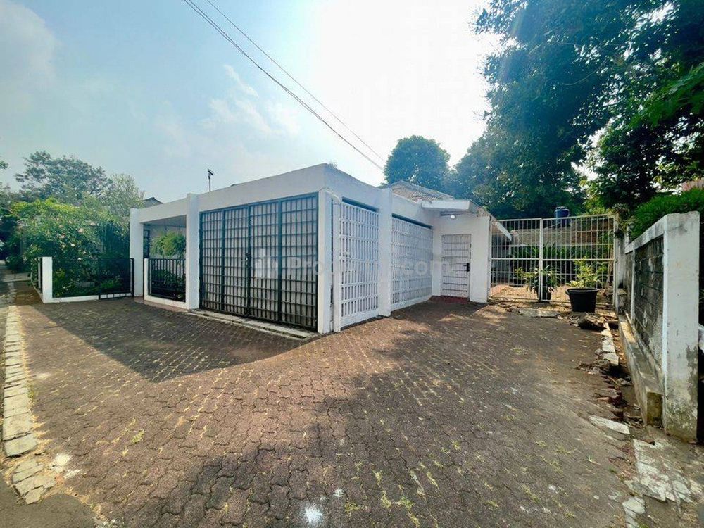 Jual Rumah di Jl. Raya Cidodol Kebayoran Lama Jakarta Selatan, Strategis dekat Grand ITC Permata Hijau, Luas Tanah 398m2