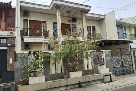 Jual Rumah 2 Lantai SHM di Jalan Tebet Timur, Jakarta Selatan