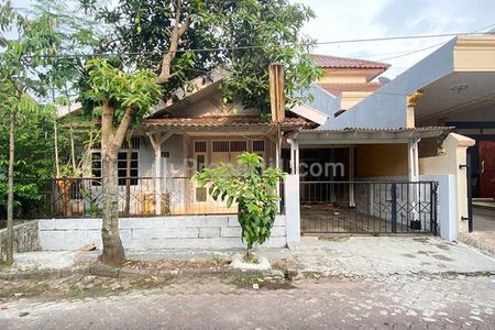 Rumah Disewakan di Komplek Japos Graha Lestari Pondok Aren Dekat STAN Bintaro, Halte Transjakarta Puri Beta, CBD Ciledug, Stasiun Jurangmangu
