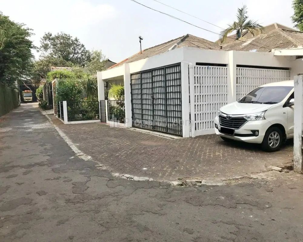 Jual Rumah di Jl. Raya Cidodol Kebayoran Lama Jakarta Selatan, Strategis dekat Grand ITC Permata Hijau, Luas Tanah 398m2