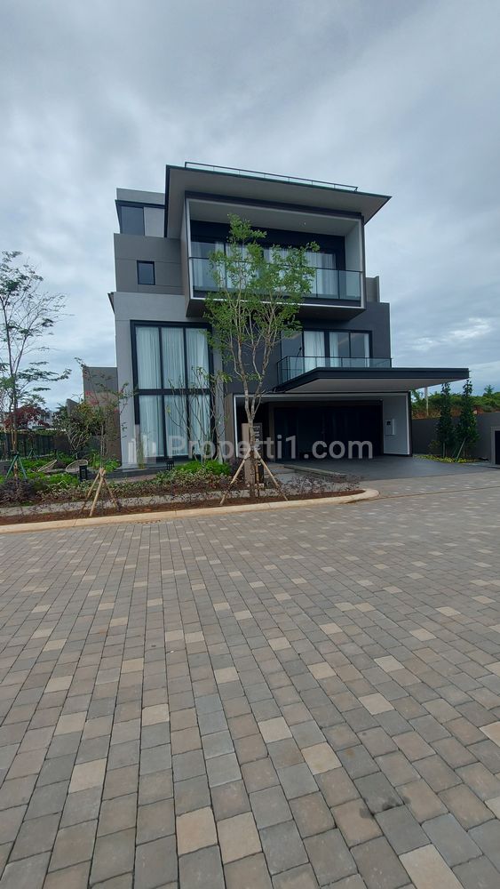 Dijual  Rumah Mewah di Cluster Layton Navapark BSD City, Pagedangan, Tangerang, Banten