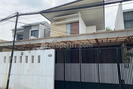 Dijual Rumah 2 Lantai di Jl. Lebak Bulus II Jakarta Selatan