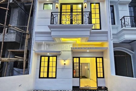 Dijual Rumah Modern Classic dalam Cluster Akses Langsung Jalan Utama Kahfi Jagakarsa Jakarta Selatan