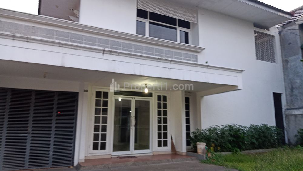 Dijual Rumah 2 Lantai dekat Halte Busway Mampang Jakarta Selatan