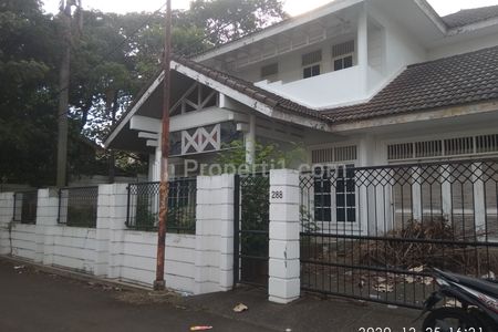 Dijual Rumah 2 Lantai di Komplek Deplu Adam Malik, Jl. Duta VII Ciledug, Tangerang, Banten