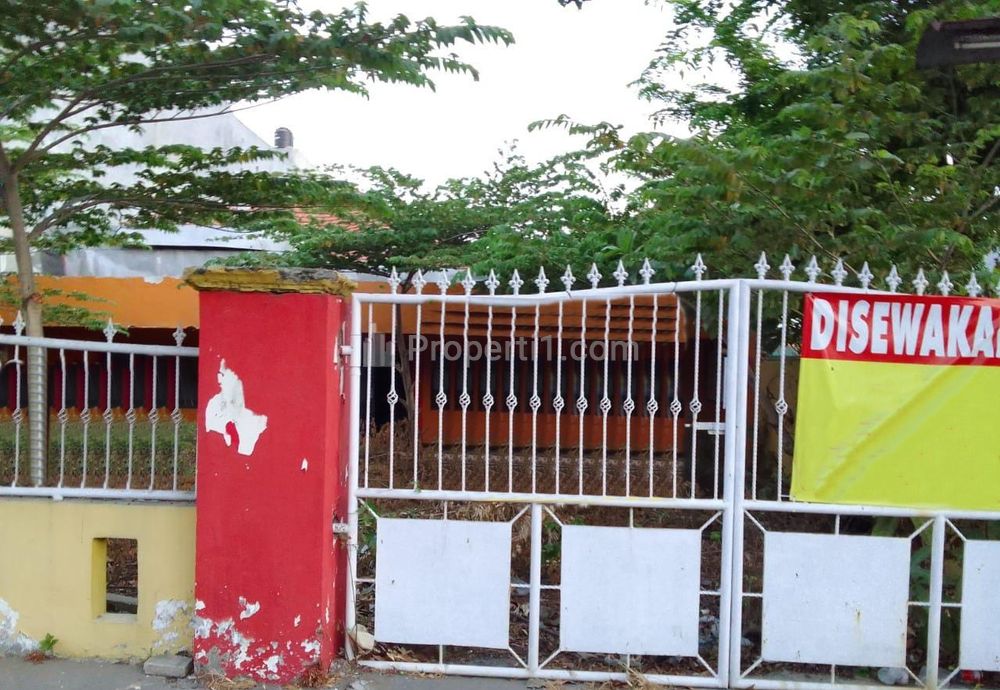 Sewa Rumah Kosong Cocok untuk Usaha di Raya Jemursari, Wonocolo, Surabaya Selatan