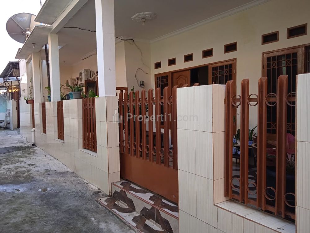 Dijual Rumah Nyaman Semi Furnished di Kampung Tengah Condet Jakarta Timur, 5 Kamar Tidur, Luas Tanah 320m2