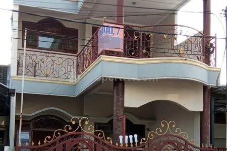Jual Rumah 2 Lantai Area Perumahan di Cipta Menanggal Gayungan Surabaya Selatan, 3 Kamar Tidur, Hadap Timur