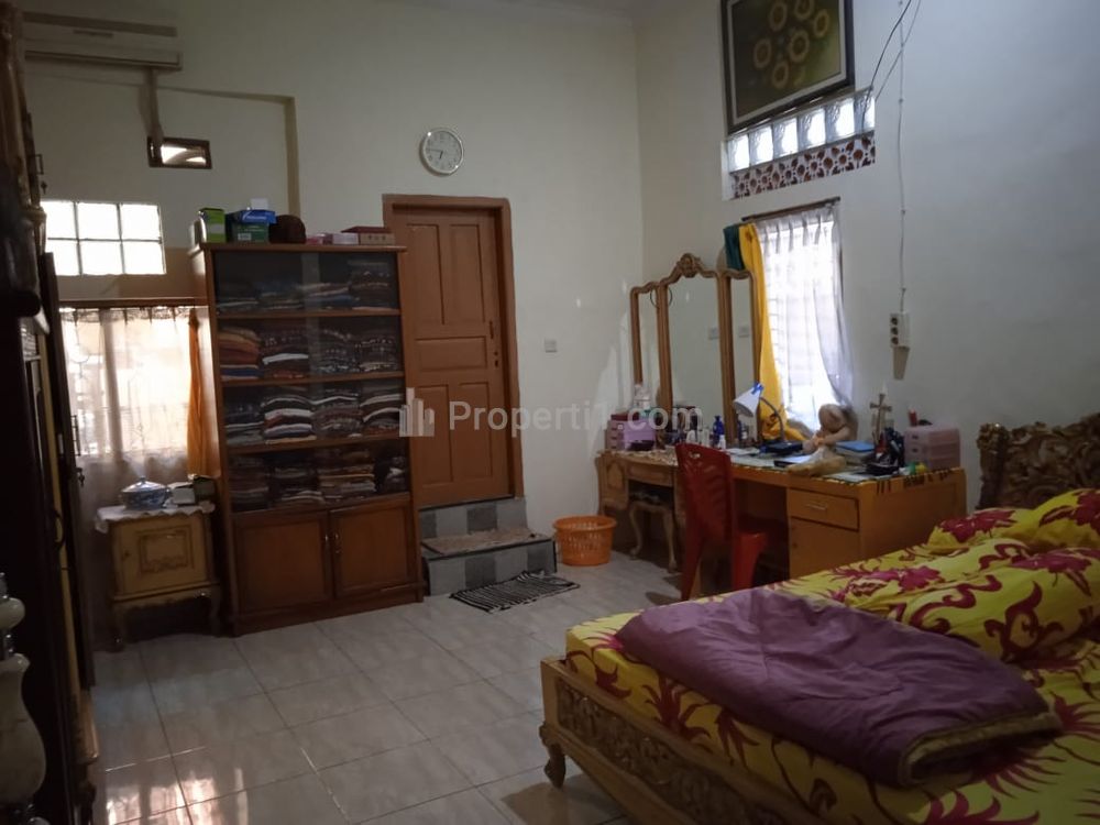 Dijual Rumah Nyaman Semi Furnished di Kampung Tengah Condet Jakarta Timur, 5 Kamar Tidur, Luas Tanah 320m2