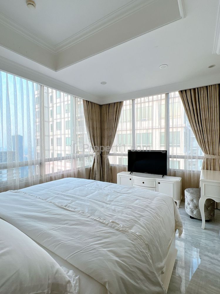Sewa Apartemen Denpasar Residence Kuningan 2 BR Fully Furnished, Mudah Akses ke Satrio, Kuningan, Mega Kuningan, dan Sudirman