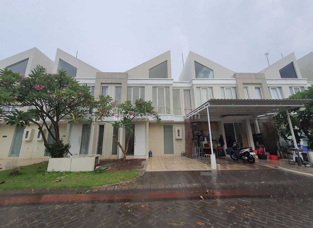 Jual Cepat Rumah Baru di Grand Pakuwon Surabaya - 2 Kamar Tidur, Hadap Utara