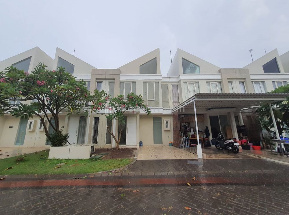 Jual Cepat Rumah Baru di Grand Pakuwon Surabaya - 2 Kamar Tidur, Hadap Utara