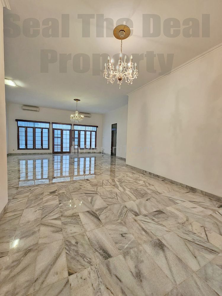 Disewakan Rumah di Area Senopati/SCBD/Selong Jakarta Selatan STD482