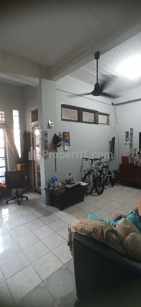Dijual Murah BU Rumah 2 Lantai Siap Huni di Tomang Pulo Macan Jakarta Barat - Luas Tanah 90m2