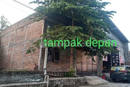 Dijual Rumah Bata Ekspos di Trimulyo Sleman, Pinggir Jalan, Dekat SCH, Pemda Sleman, Cocok untuk Usaha, Nyaman