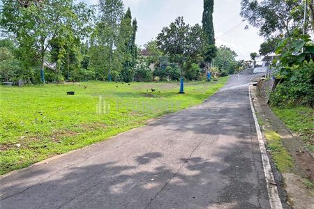 Dijual Tanah Kebun Durian Luas 1015m² Hanya 200Jt di Kerjo Karanganyar Jawa Tengah