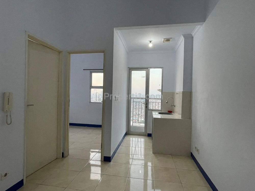 Sewa Tahunan Apartemen Seasons City 2 Kamar Unfurnished, dekat Grogol Jakarta Barat