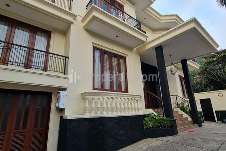 Sewa Rumah Semi Furnished di Jl. Kencana Indah Pondok Indah Jakarta Selatan